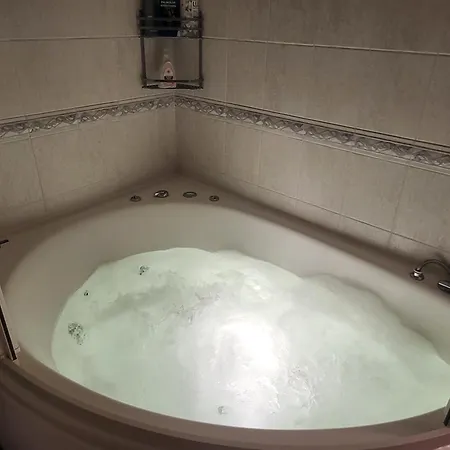 Daire Alunana Lux Jakuzzi Apart, Facade Is Under Renovation, In Art Nouveau Area, Self Check-in *